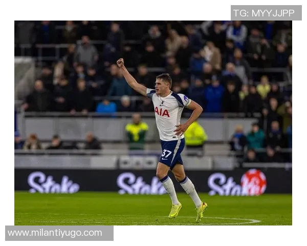 热刺后卫范德芬承认惨败阿森纳感到失望称对手表现更佳